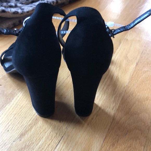 *Brand New* Worthington Black Suede Dress heel - Picture 3 of 4